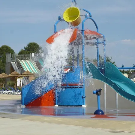 مكان تخييم Les Dunes De Contis سان جوليان-أون-بورن